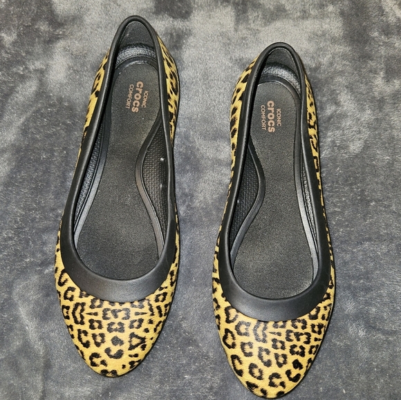 Limited Edition Croc Leopard Print Ballet Flats NWOT Size 6 - Picture 1 of 2